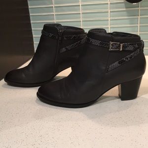 Vionic slate gray boots, Size 7.5